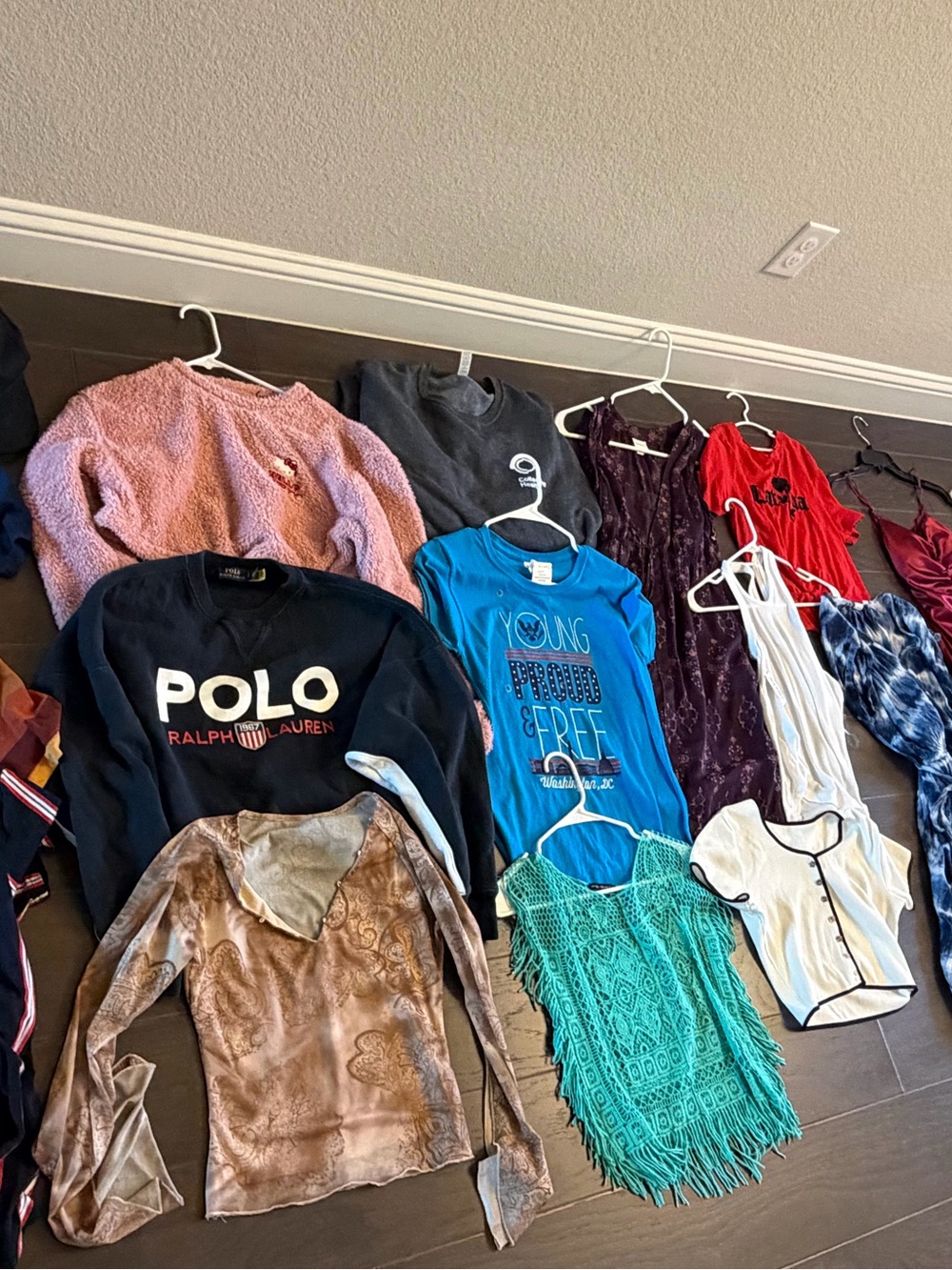 25-Piece Women’s Clothing Lot | Mostly Size Small | Dresses, Tops & Sweaters